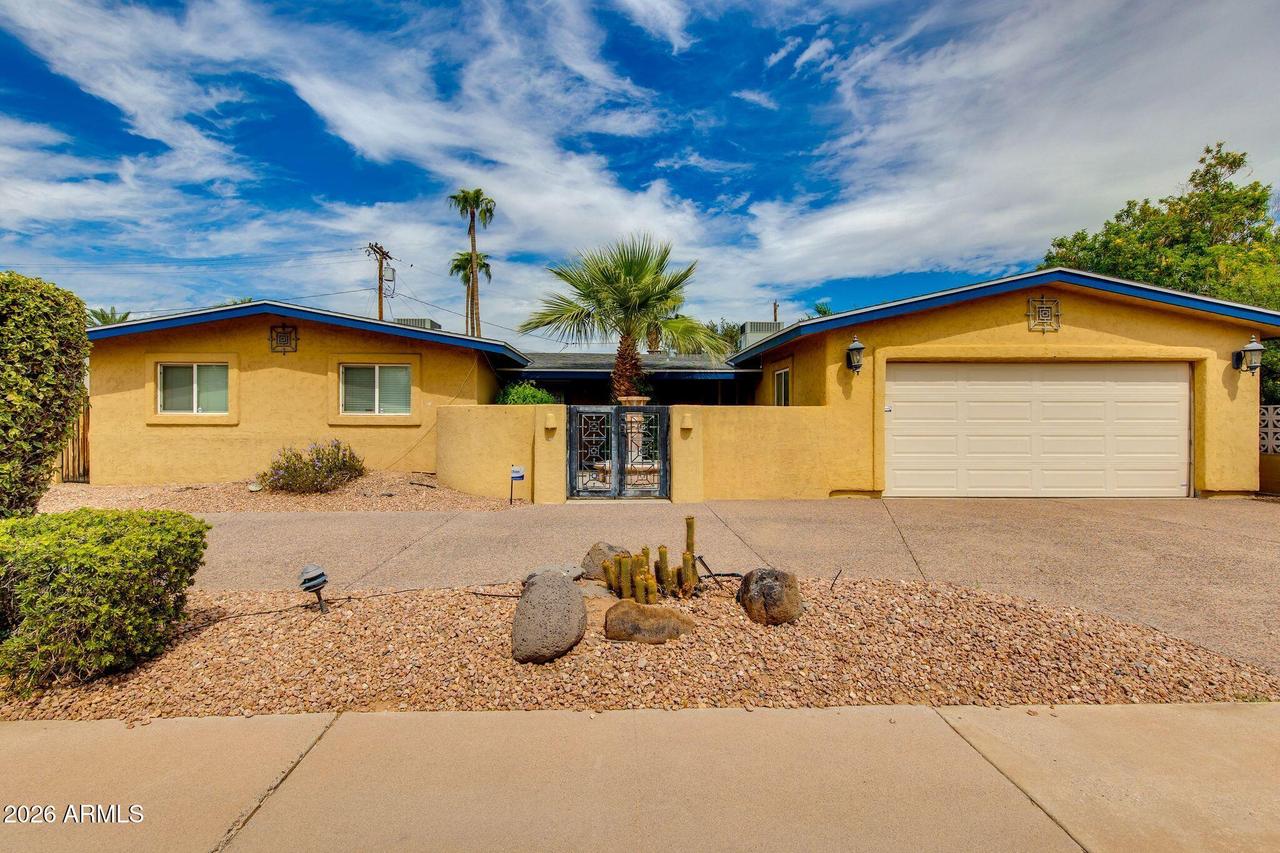 3420 E Clarendon Ave., Phoenix, AZ 85018
