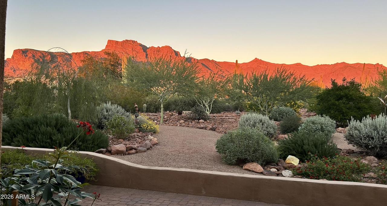 1135 S Broadway Ln., Gold Canyon, AZ 85119