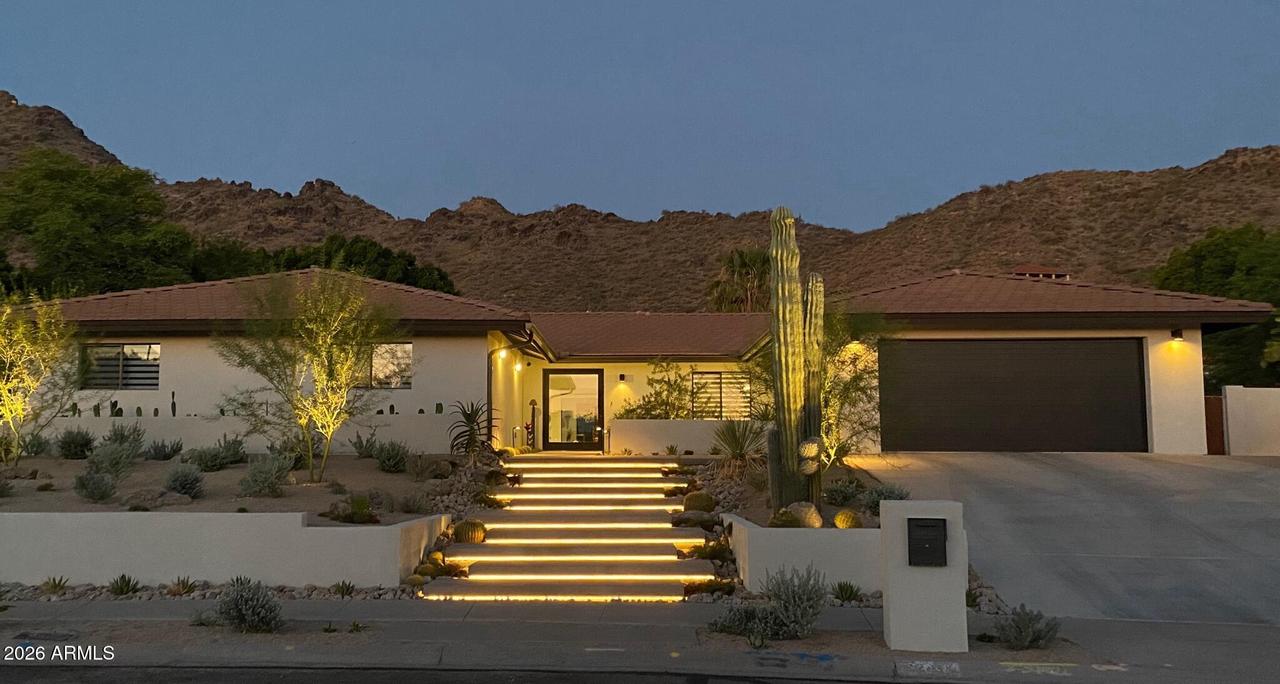 2241 E Nicolet Ave., Phoenix, AZ 85020