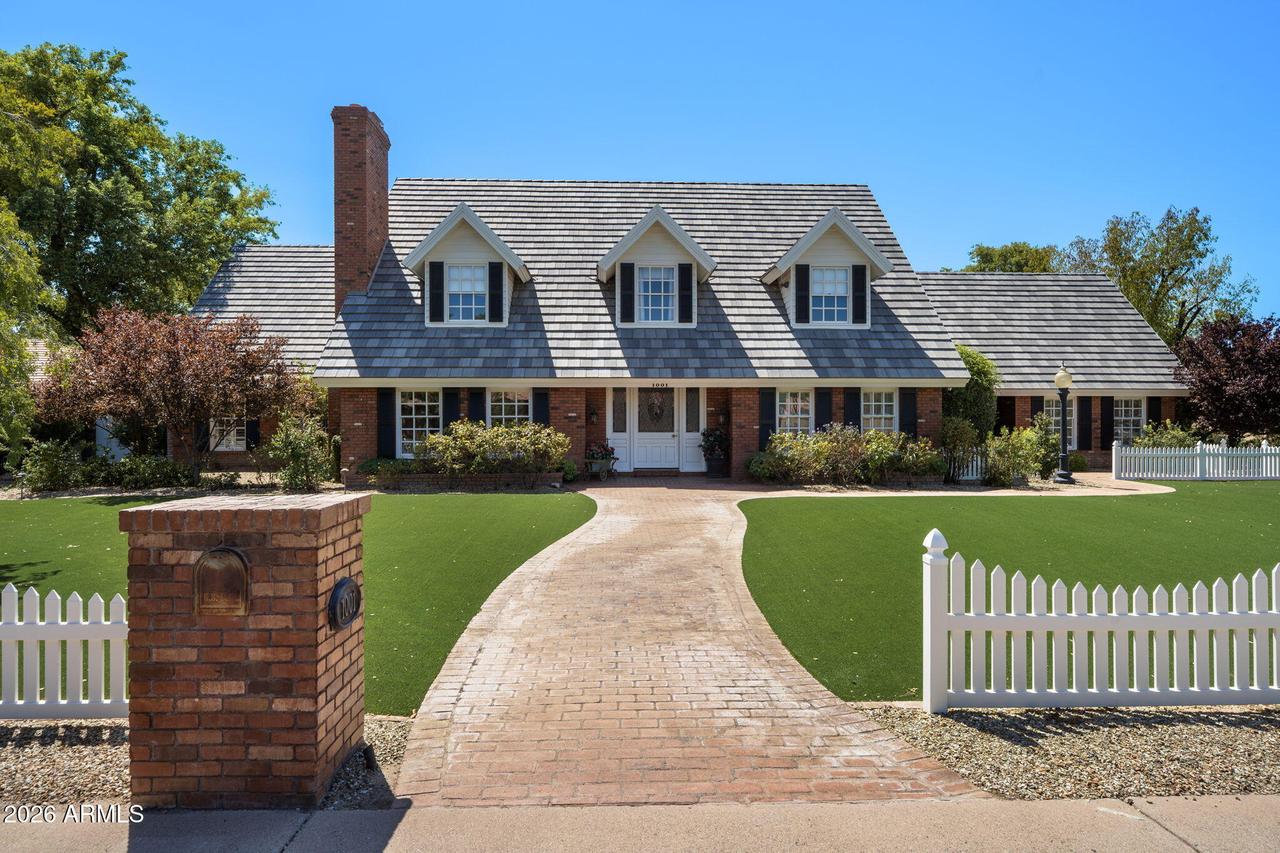 1001 E Caroline Ln., Tempe, AZ 85284