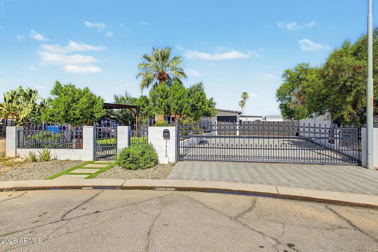 1115 S 77th Pl., Mesa, AZ 85208