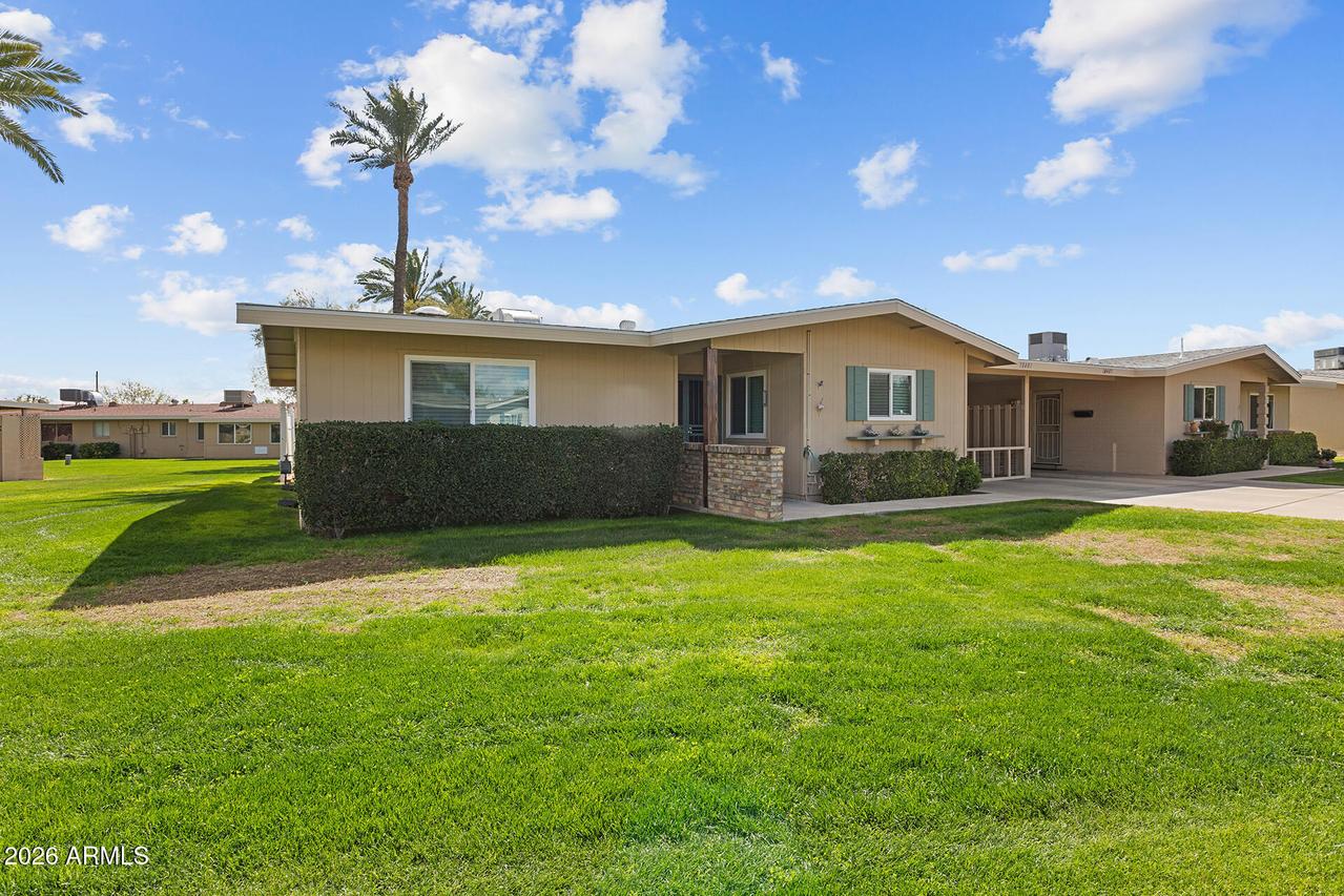 10401 W Corte Del Sol Oeste, Sun City, AZ 85351