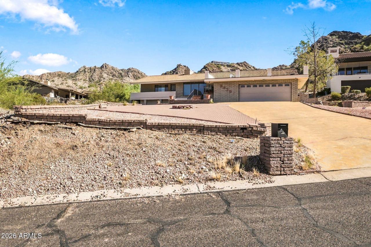 9639 N 19th St., Phoenix, AZ 85020
