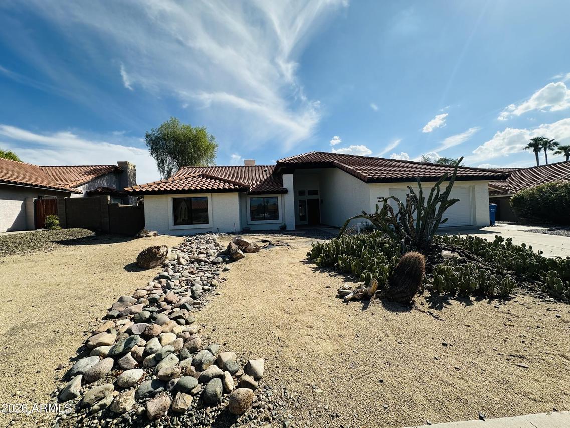 817 E Acoma Dr., Phoenix, AZ 85022