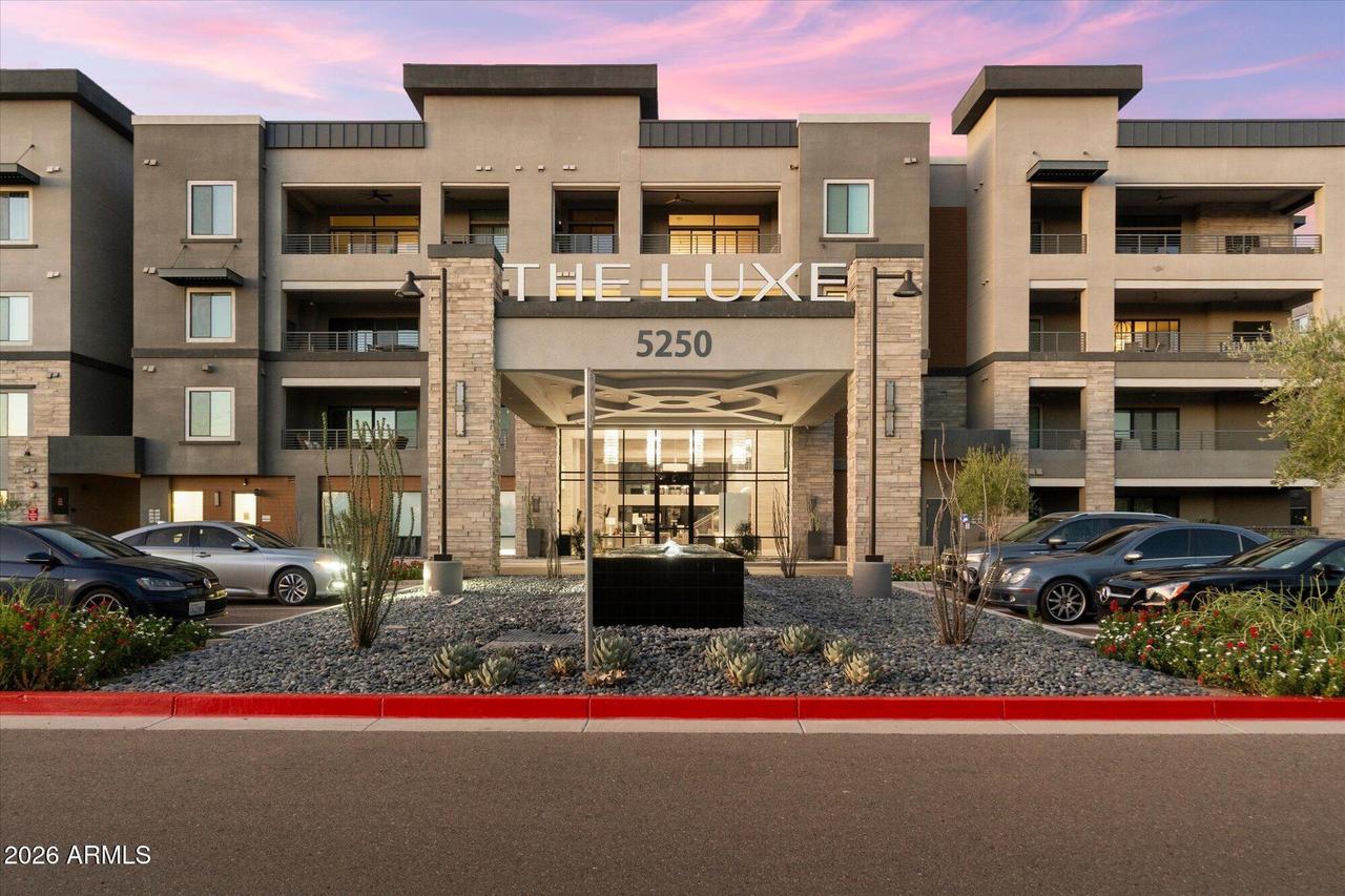 5250 E Deer Valley Dr. #303, Phoenix, AZ 85054