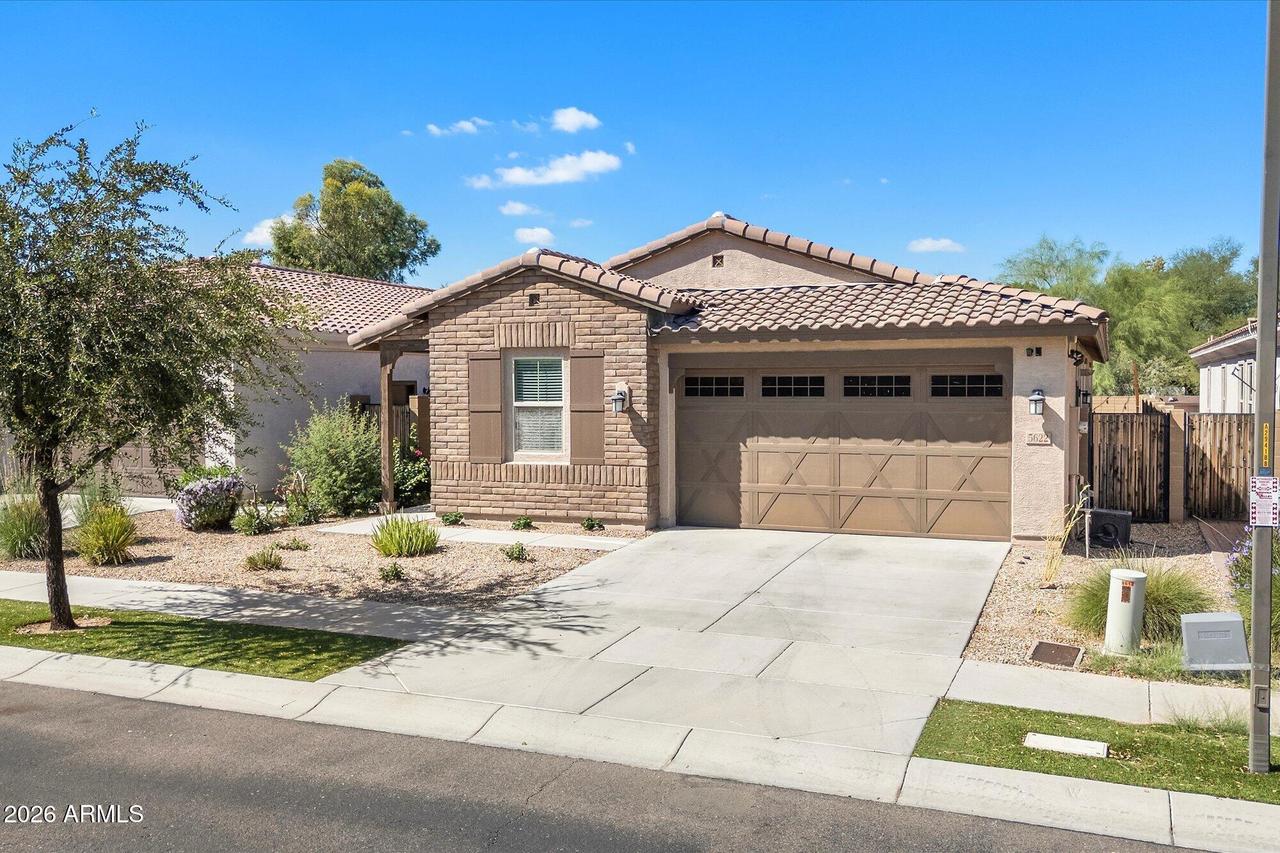 5622 S 28th St., Phoenix, AZ 85040