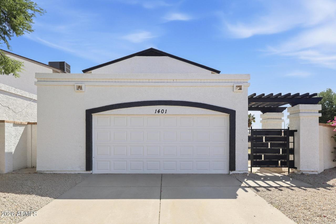 1401 E Kerry Ln., Phoenix, AZ 85024