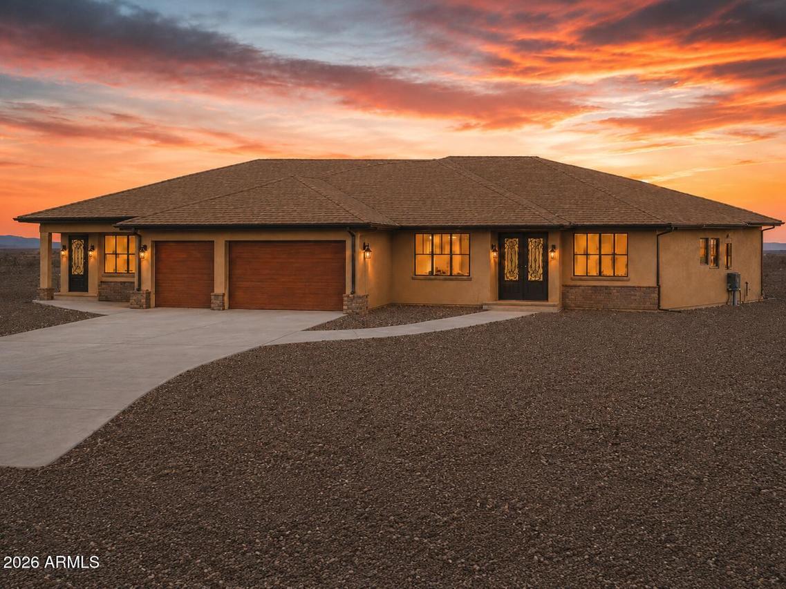 24314 W Fernwood Ct., Wittmann, AZ 85361