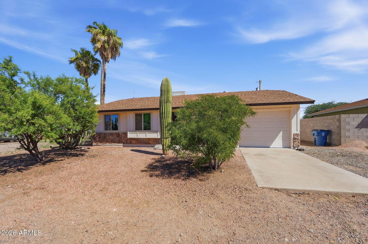 2005 S Apache Dr., Apache Junction, AZ 85120