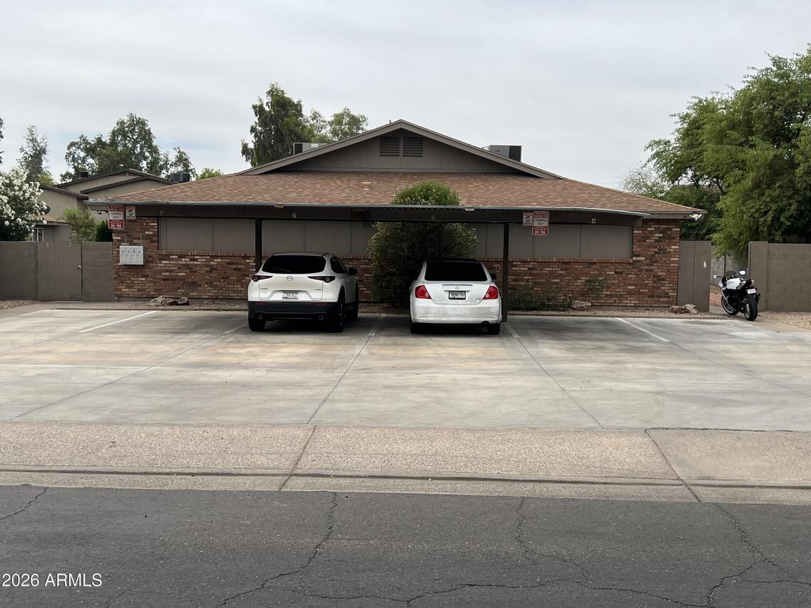 2931 E Beck Ln., Phoenix, AZ 85032