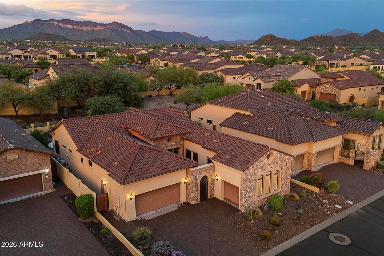 8456 E Jasmine Cir., Mesa, AZ 85207