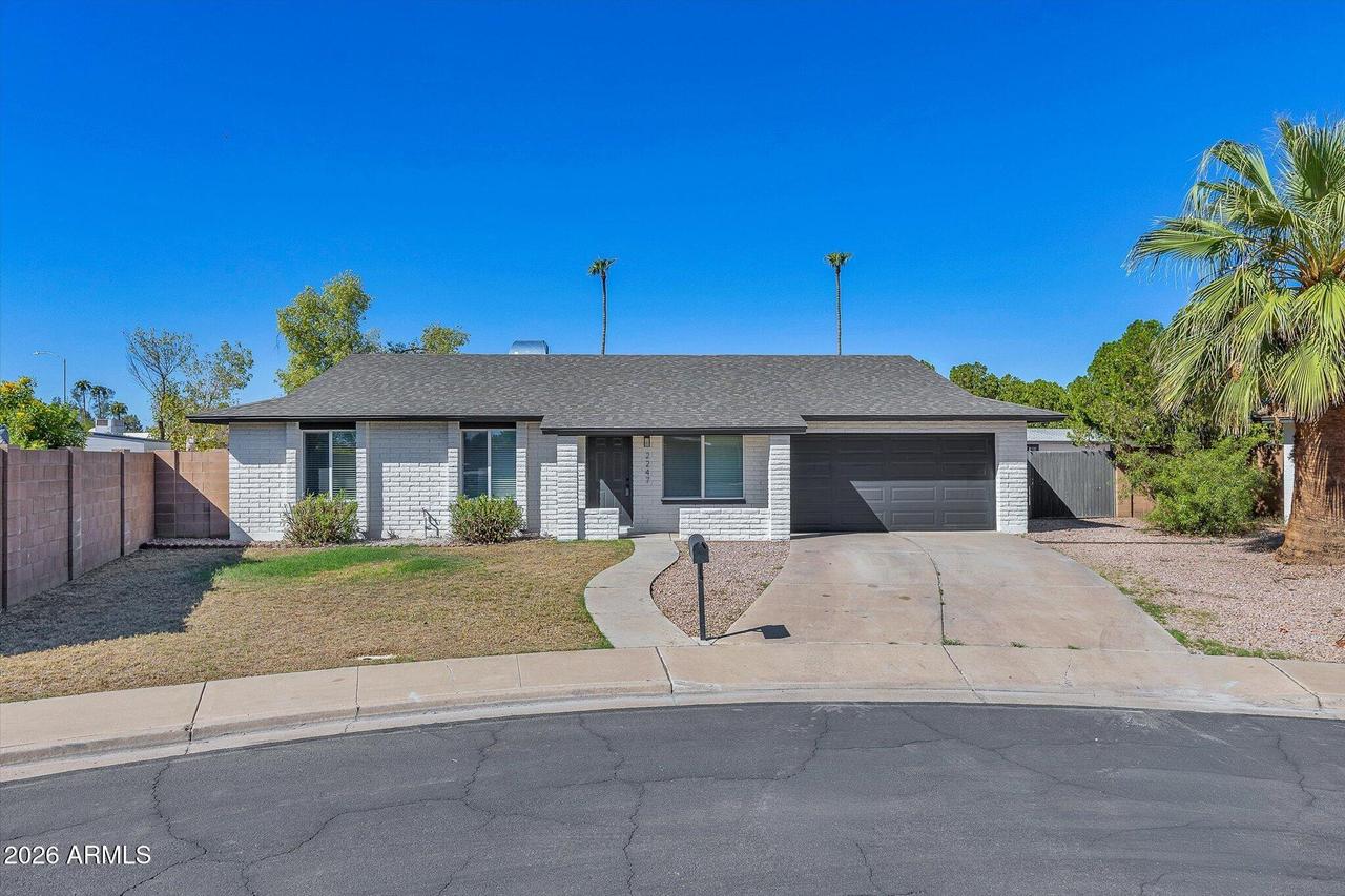 2247 S Emerson Cir., Mesa, AZ 85210