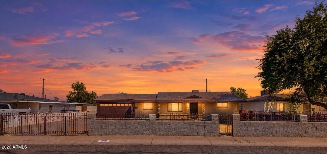 8307 N 29th Ave., Phoenix, AZ 85051