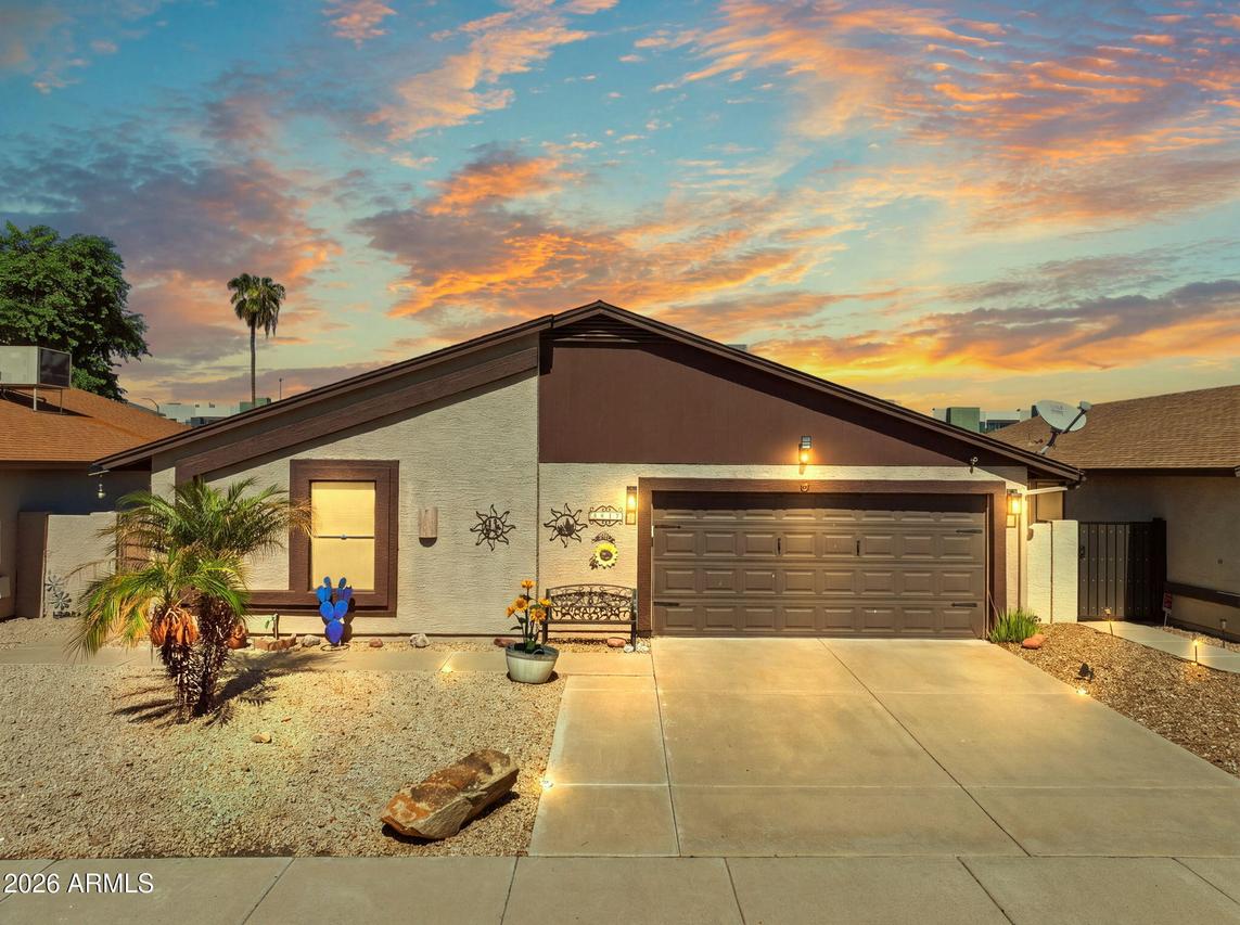 410 E Behrend Dr., Phoenix, AZ 85024