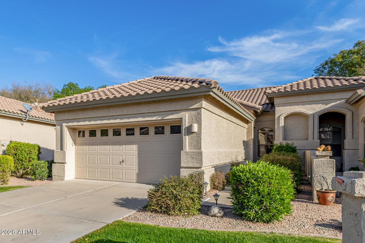 23721 S Pleasant Way, Sun Lakes, AZ 85248