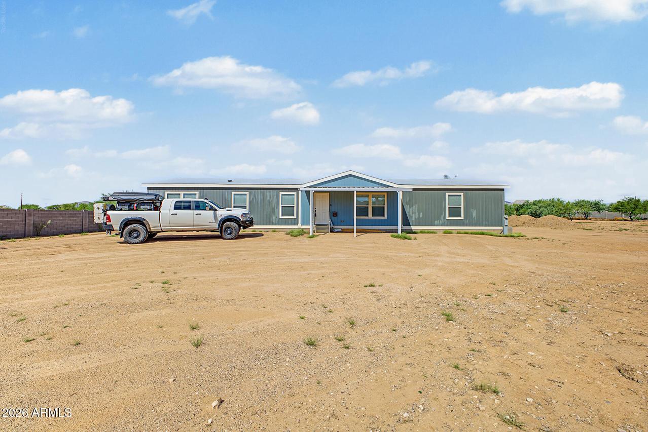 3062 W Smoketree St., Apache Junction, AZ 85120