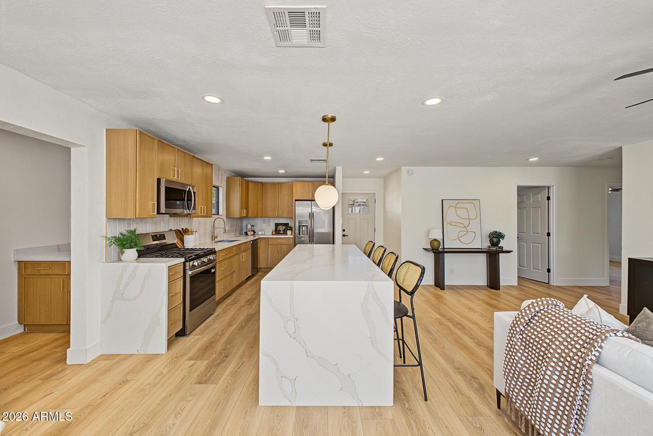 1330 E Catalina Dr., Phoenix, AZ 85014