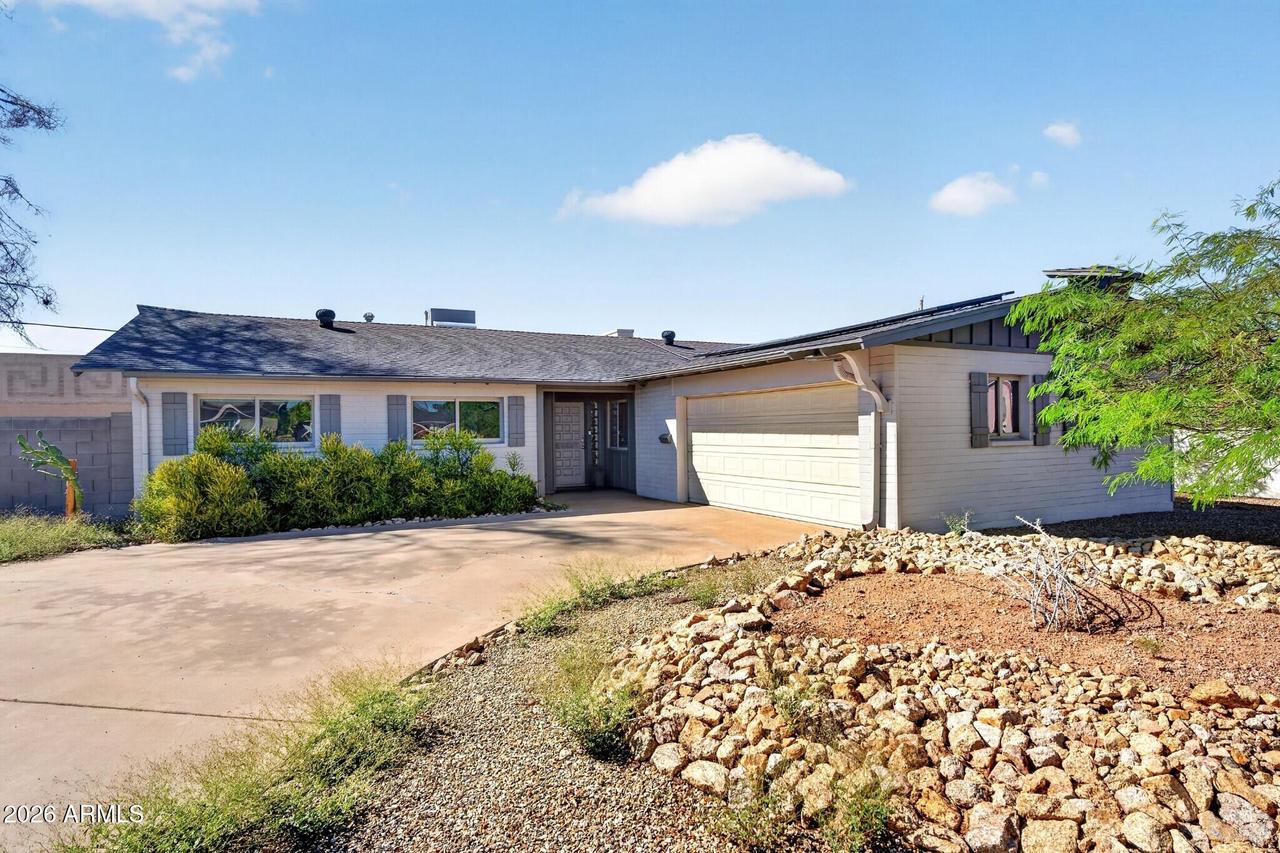 131 E Riviera Dr., Tempe, AZ 85282