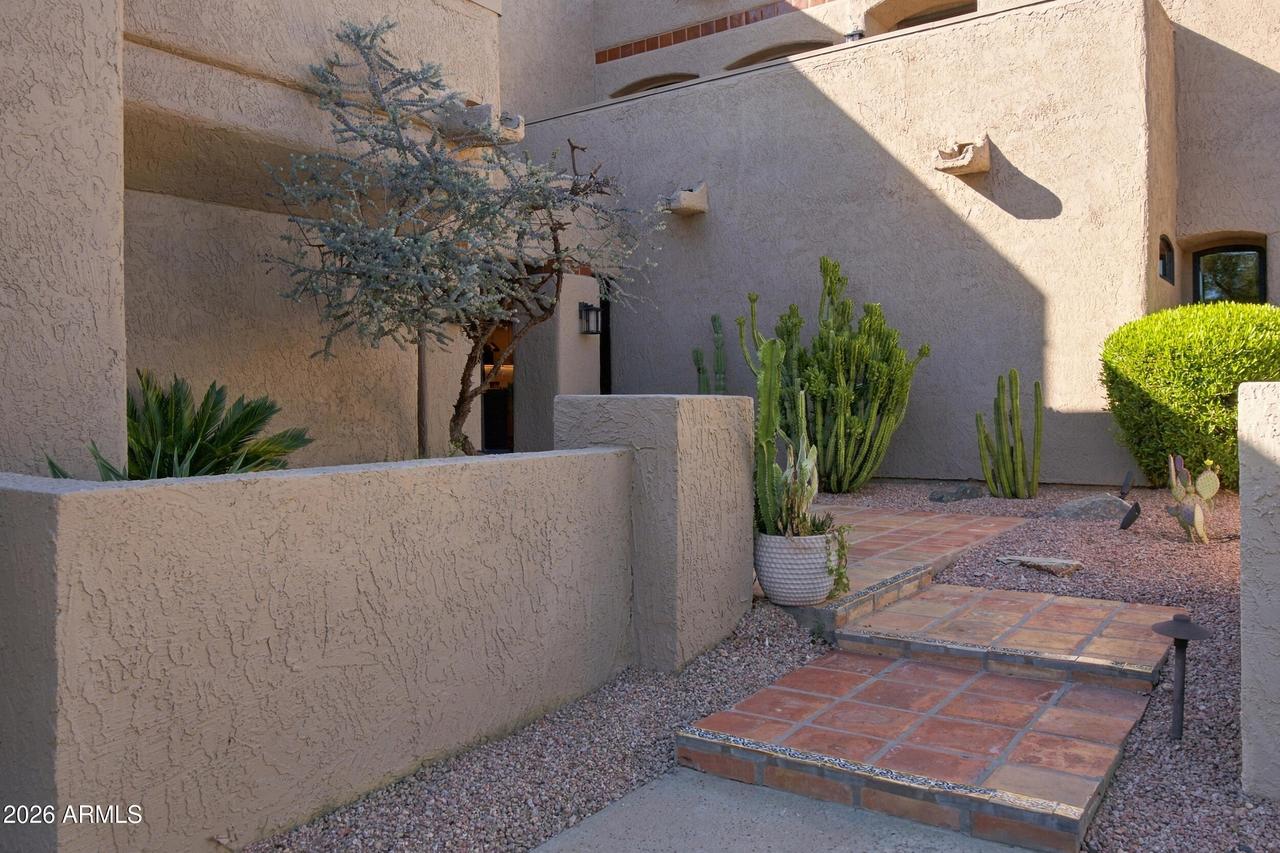 2626 E Arizona Biltmore Cir. #18, Phoenix, AZ 85016