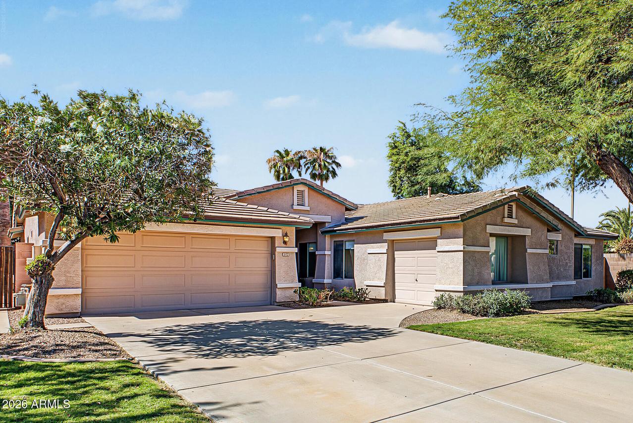2132 S Penrose Dr., Gilbert, AZ 85295
