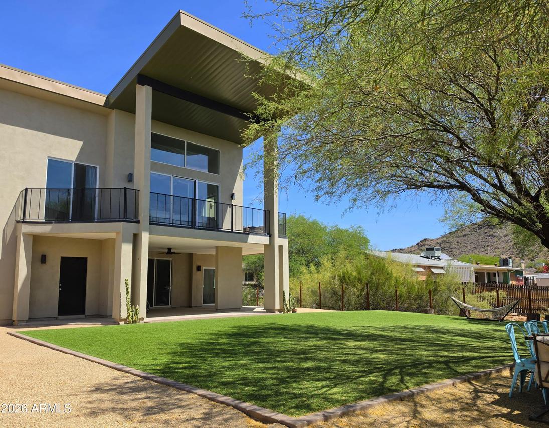 933 W Mercer Ln., Phoenix, AZ 85029