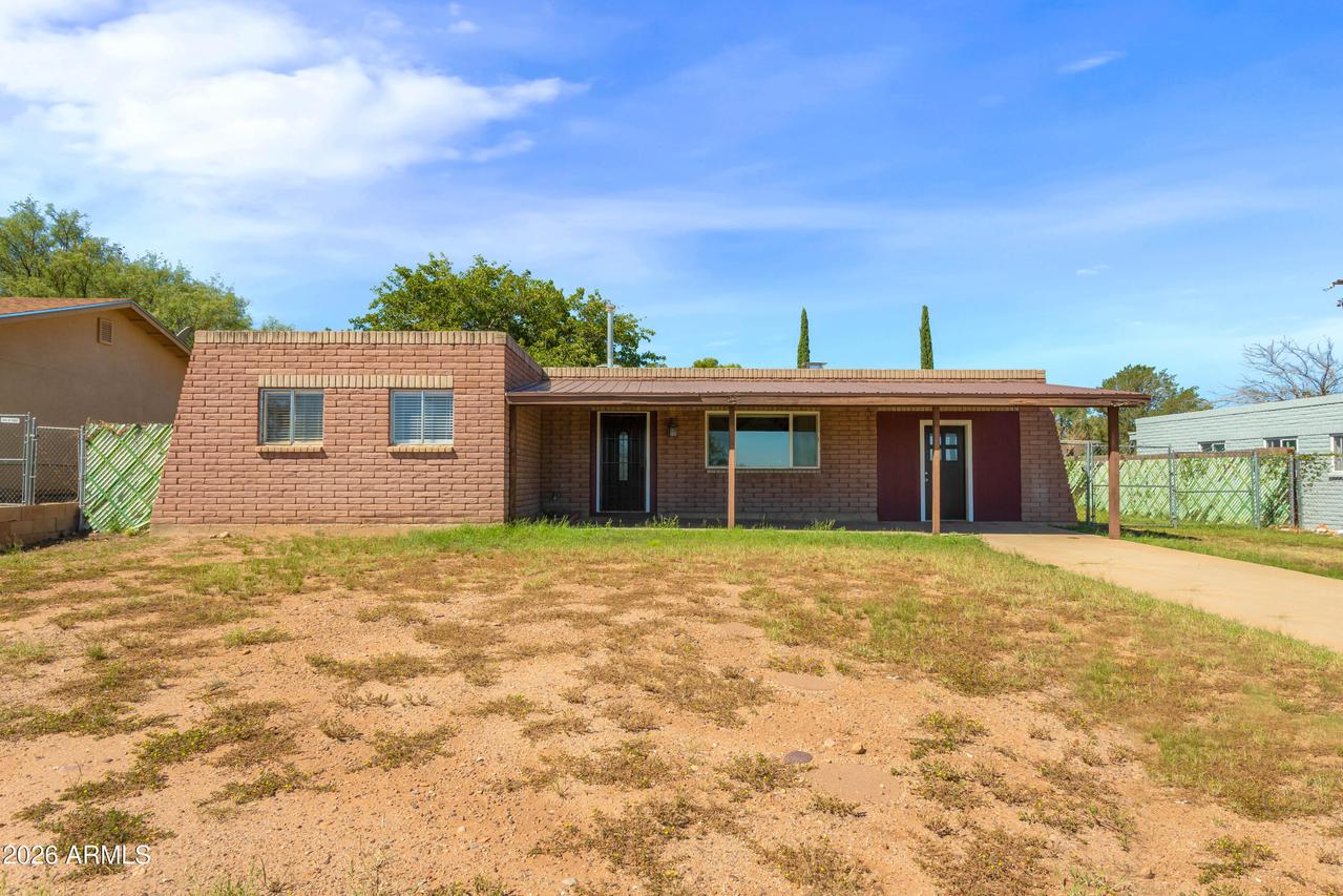 211 N Fairbanks St., Huachuca City, AZ 85616