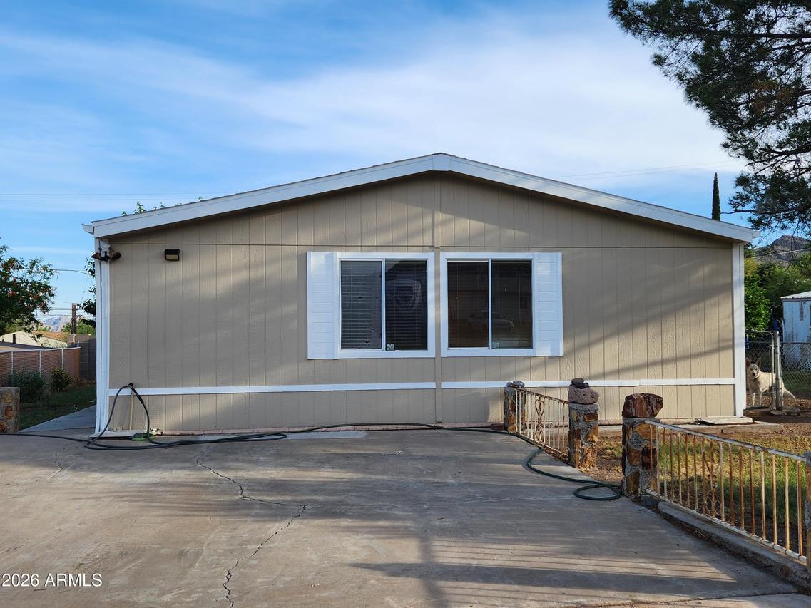 105 N Arnett Dr., Superior, AZ 85173