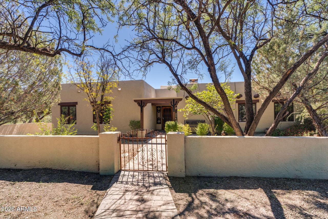 1366 E Cottonwood Ln., Huachuca City, AZ 85616