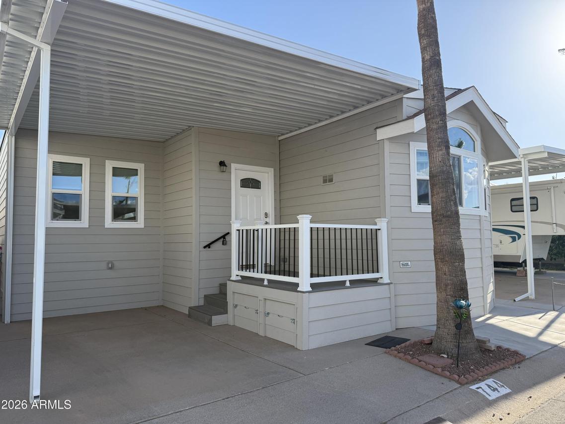 744 Emerald Dr., Apache Junction, AZ 85120