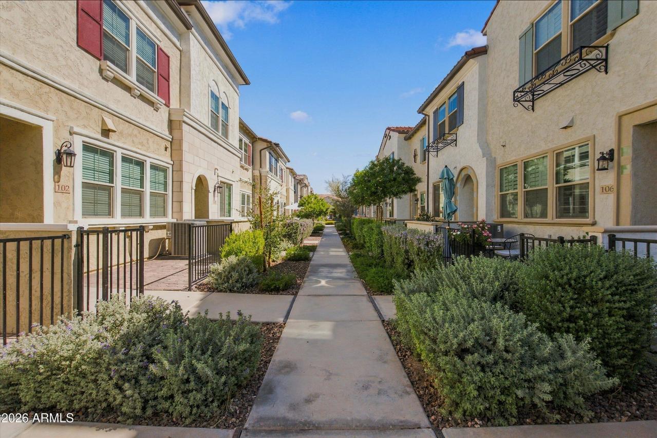 1821 E Bernie Ln. #104, Gilbert, AZ 85295