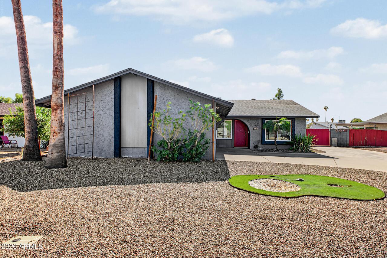 637 W Garnet Ave., Mesa, AZ 85210
