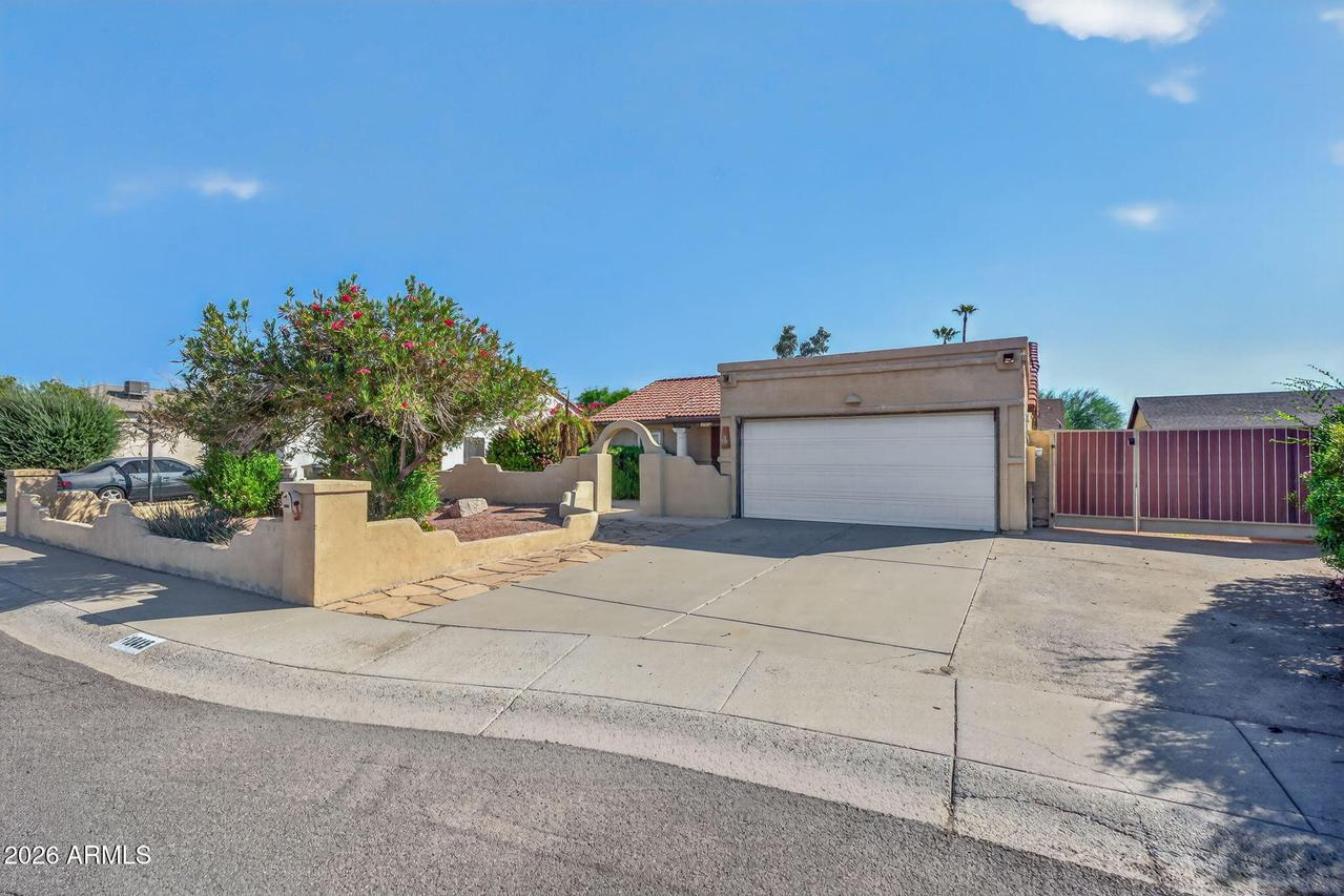 10415 N 63rd Dr., Glendale, AZ 85302