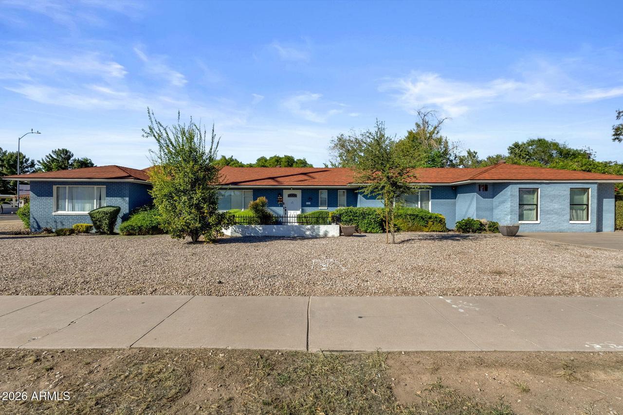 140 W University Dr., Mesa, AZ 85201