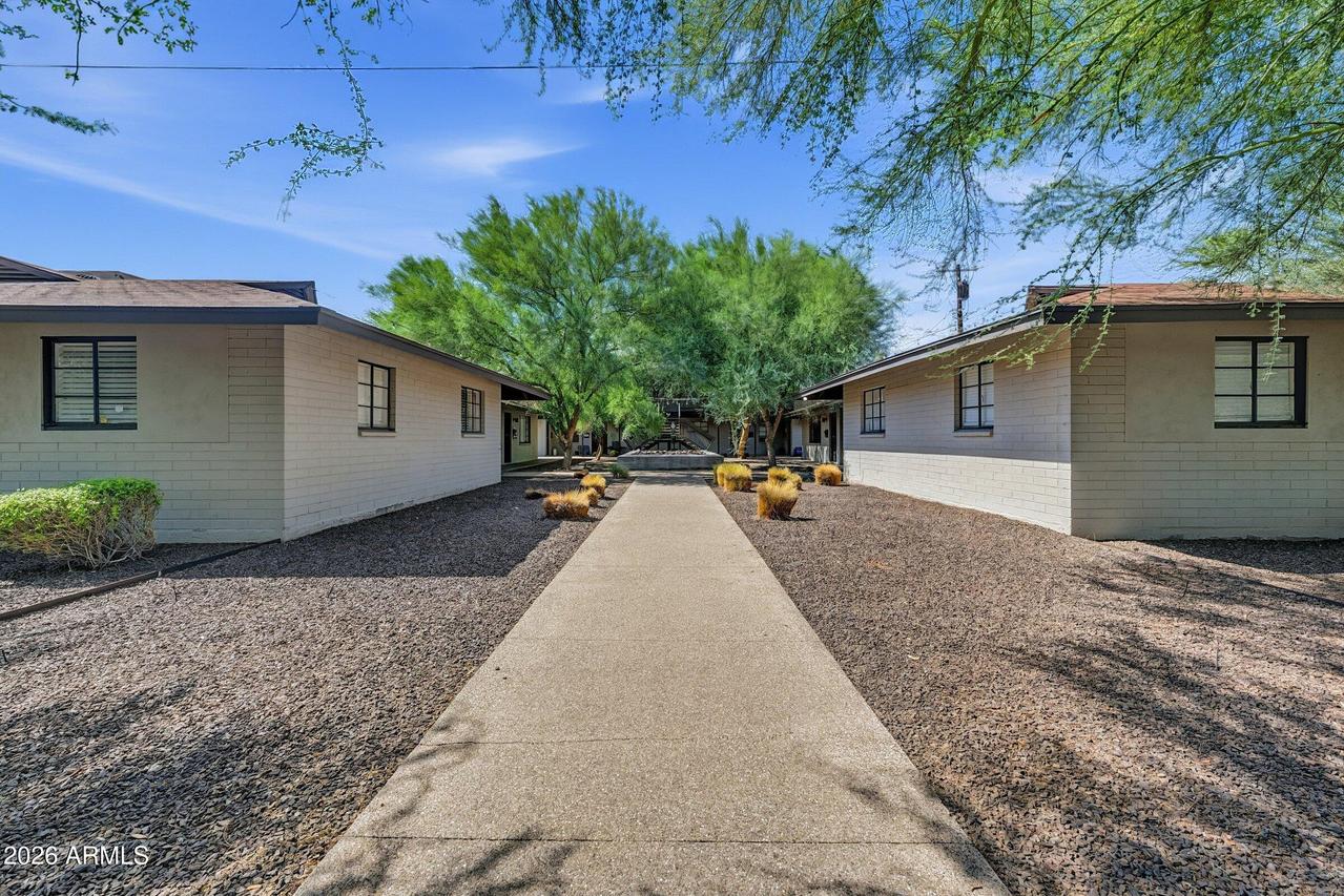 806 W Turney Ave., Phoenix, AZ 85013