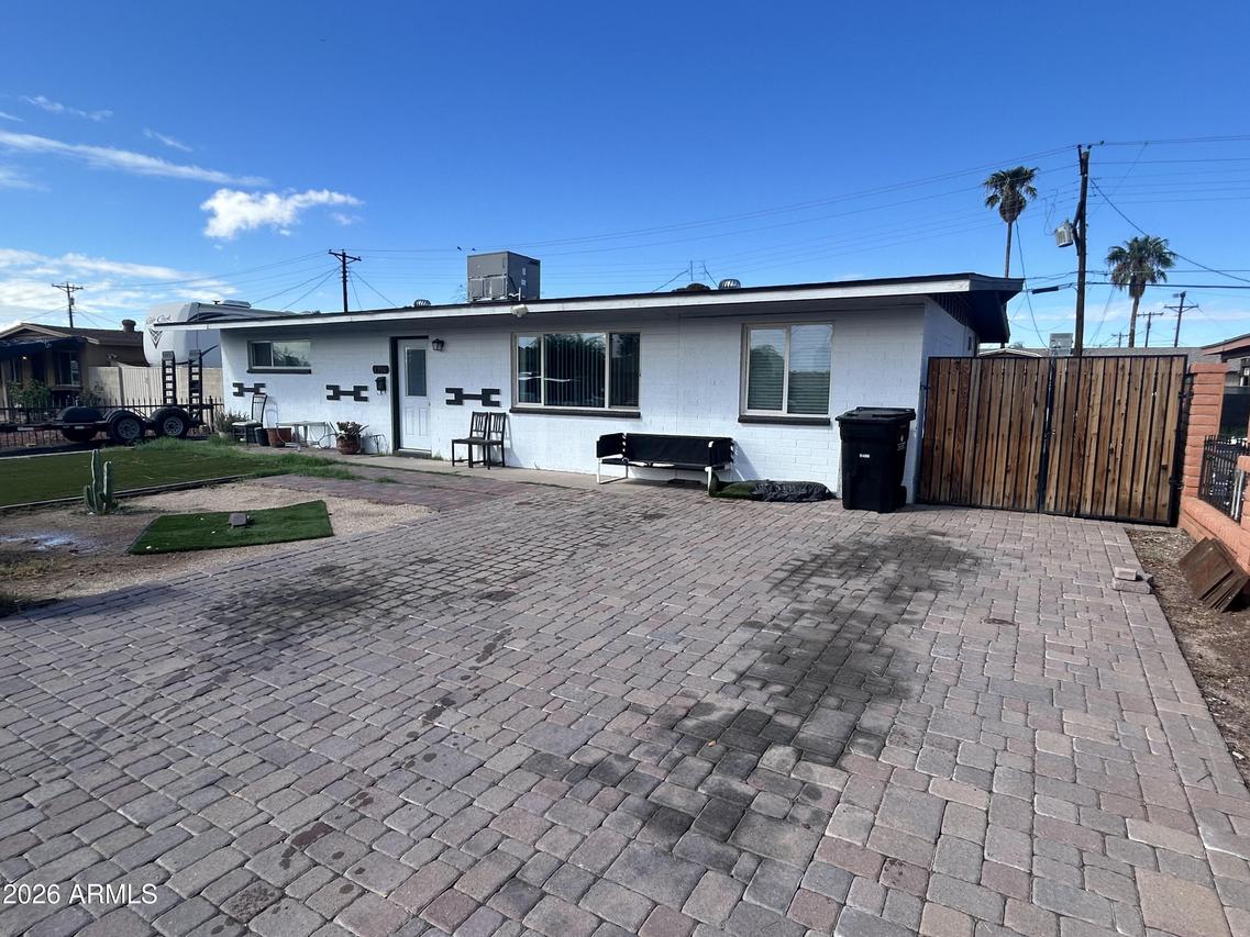 1356 N 39th Ave., Phoenix, AZ 85009