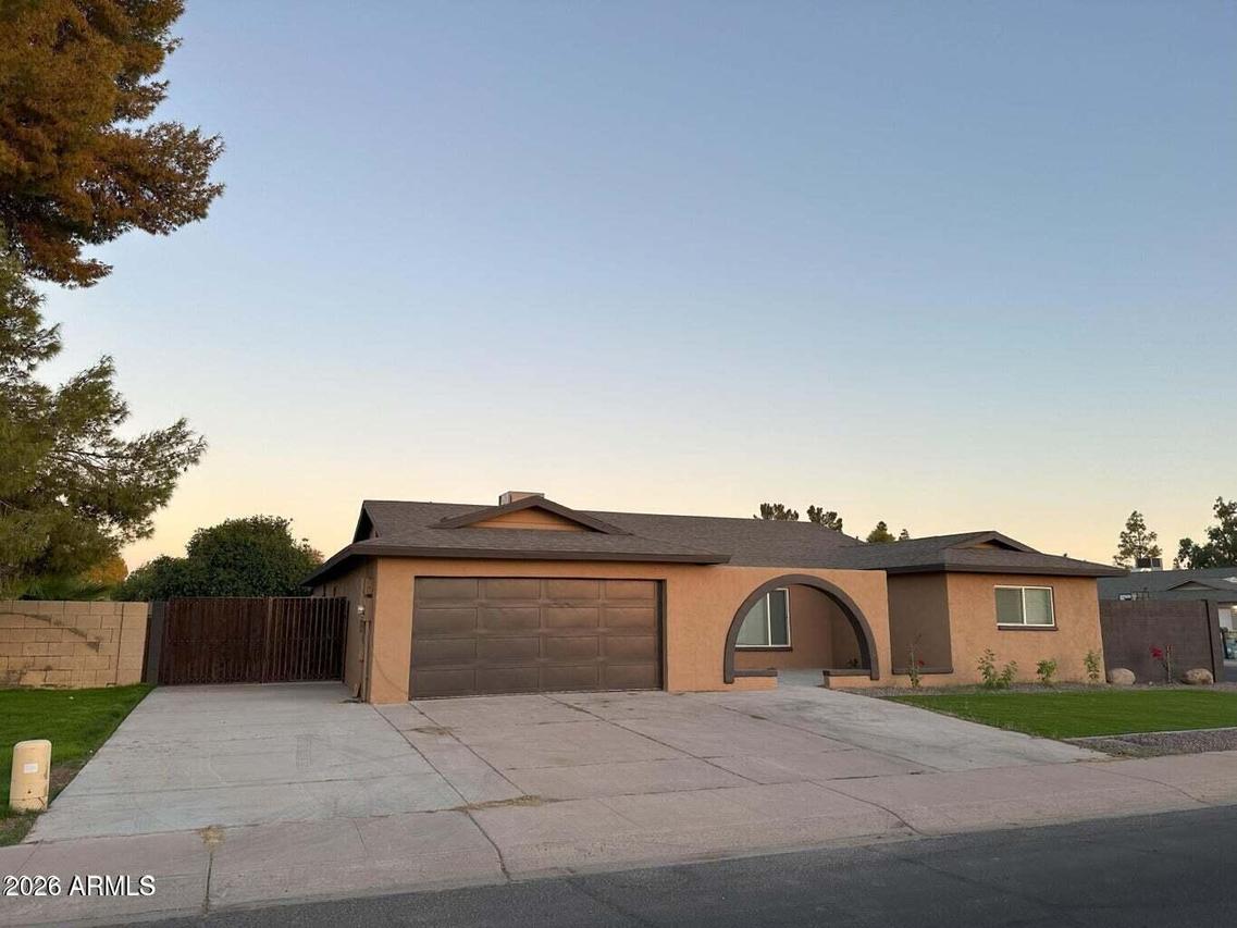 14201 N 55th Dr., Glendale, AZ 85306