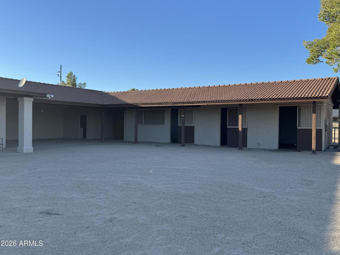 1302 E Maddock Rd., Phoenix, AZ 85086
