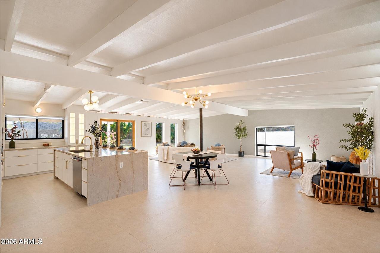 5809 N 11th St., Phoenix, AZ 85014