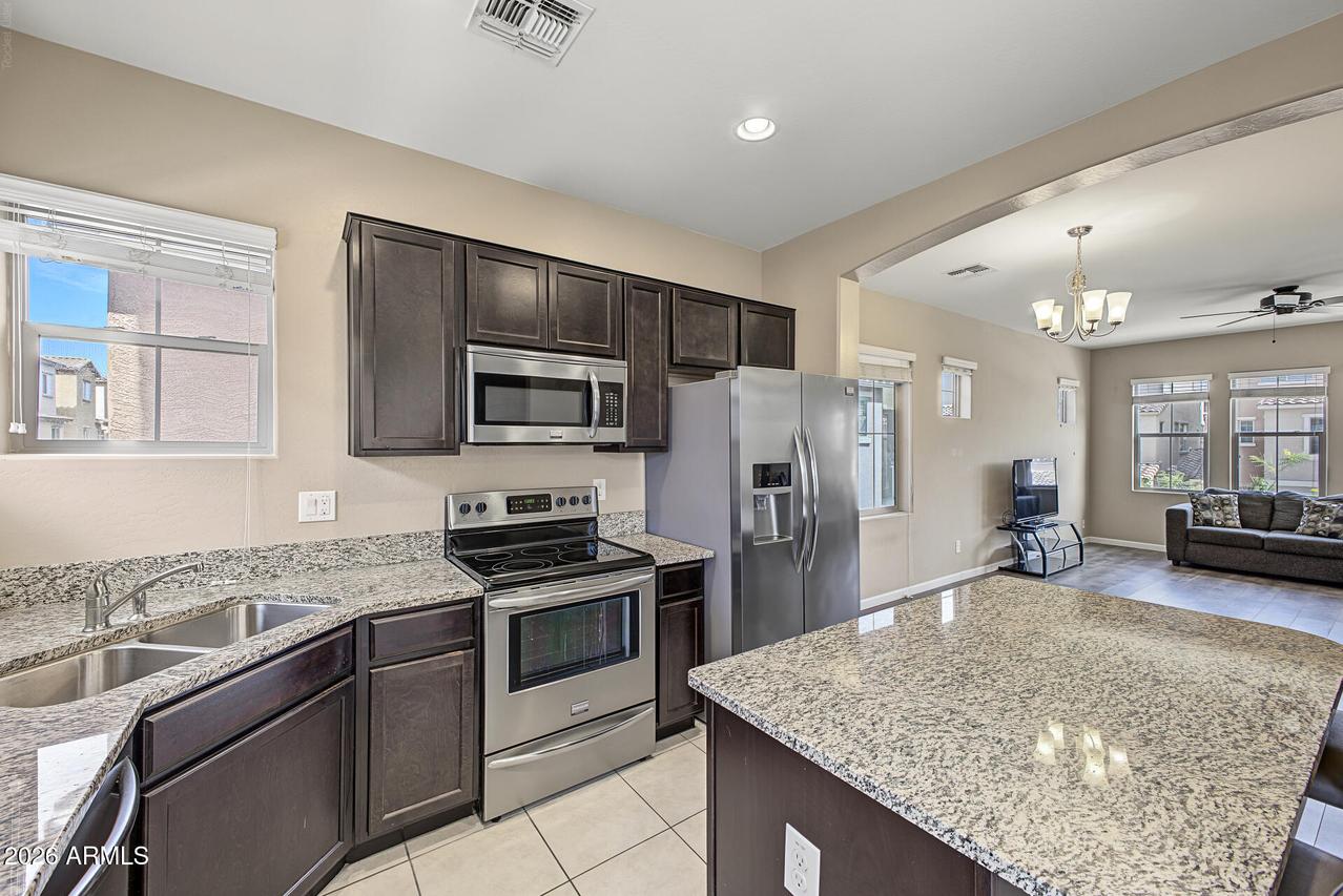 2008 N 77th Ln., Phoenix, AZ 85035