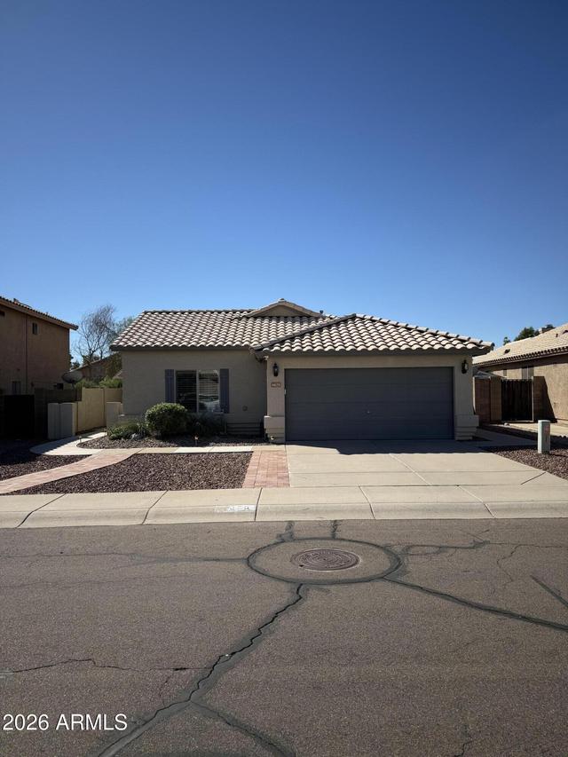 4675 E Summerhaven Dr., Phoenix, AZ 85044