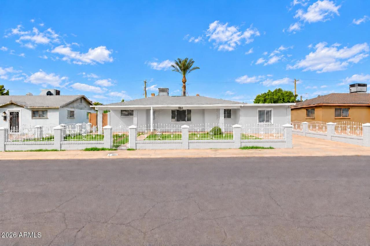 8806 N 28th Dr., Phoenix, AZ 85051