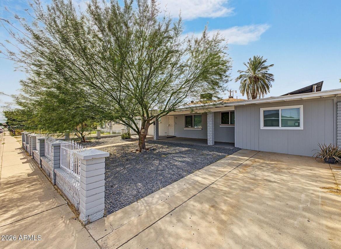 8806 N 28th Dr., Phoenix, AZ 85051