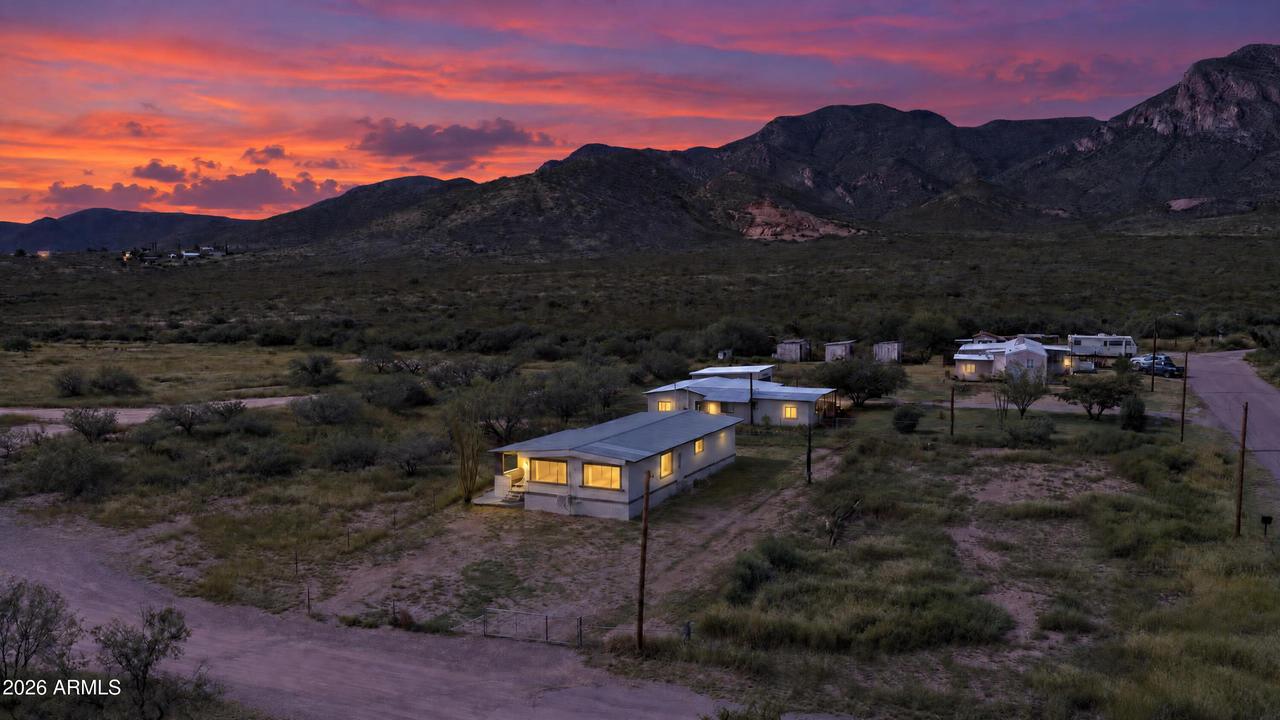 907 Headstart Way, Bisbee, AZ 85603