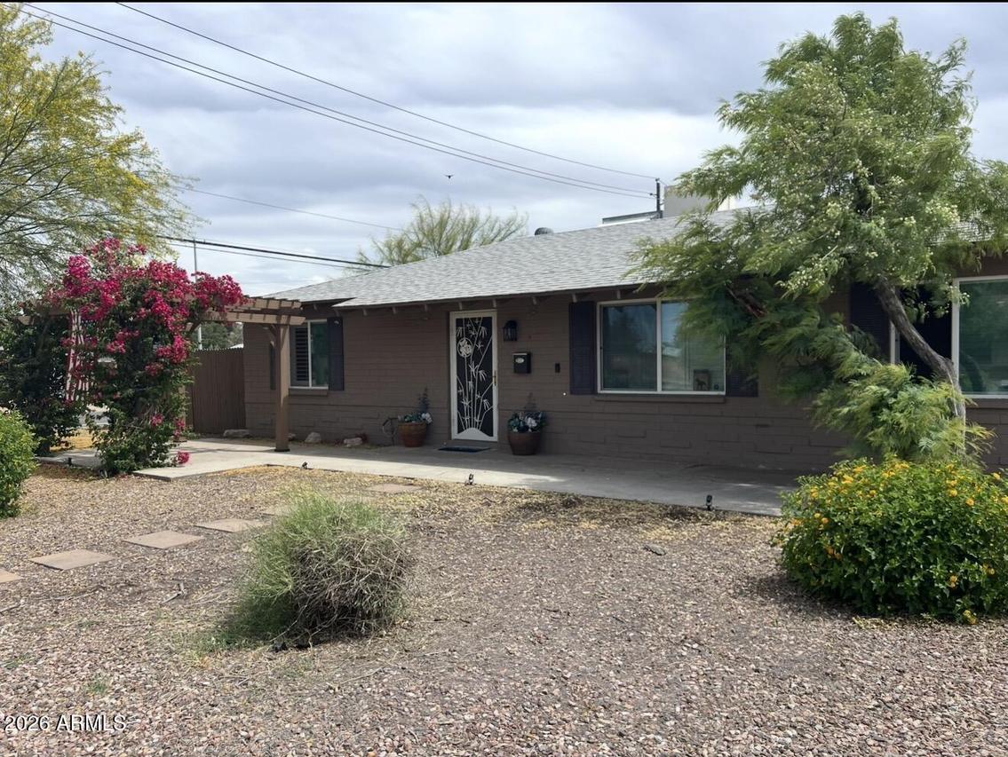 2301 W Cheery Lynn Rd., Phoenix, AZ 85015