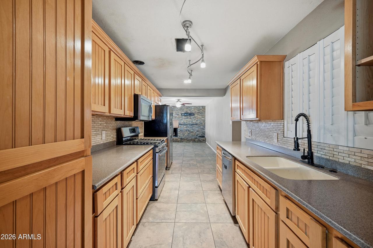 2301 W Cheery Lynn Rd., Phoenix, AZ 85015