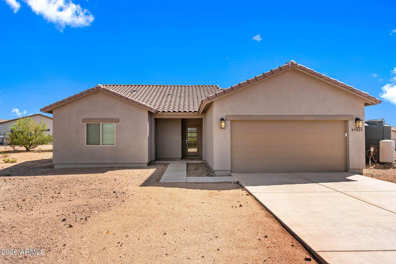 47821 N 43rd Ave., New River, AZ 85087