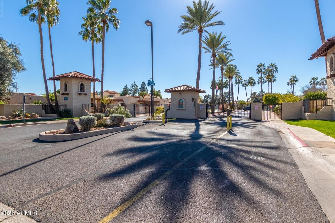 2915 W Kelton Ln., Phoenix, AZ 85053