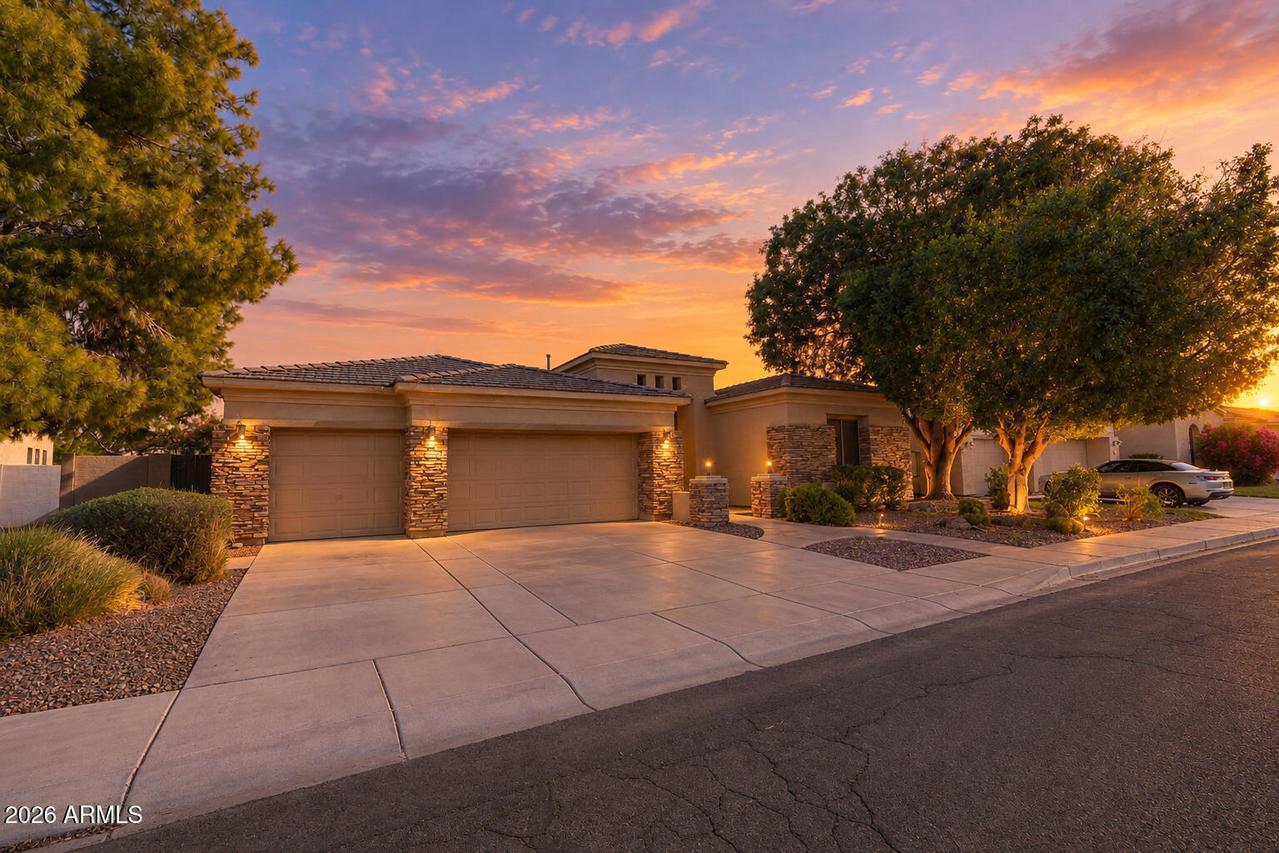 462 W Carob Dr., Chandler, AZ 85248