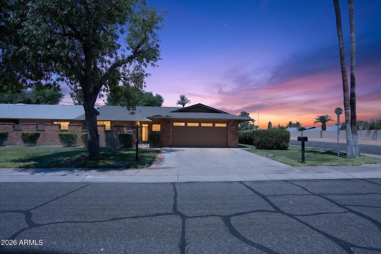 18446 N 104th Ave., Sun City, AZ 85373