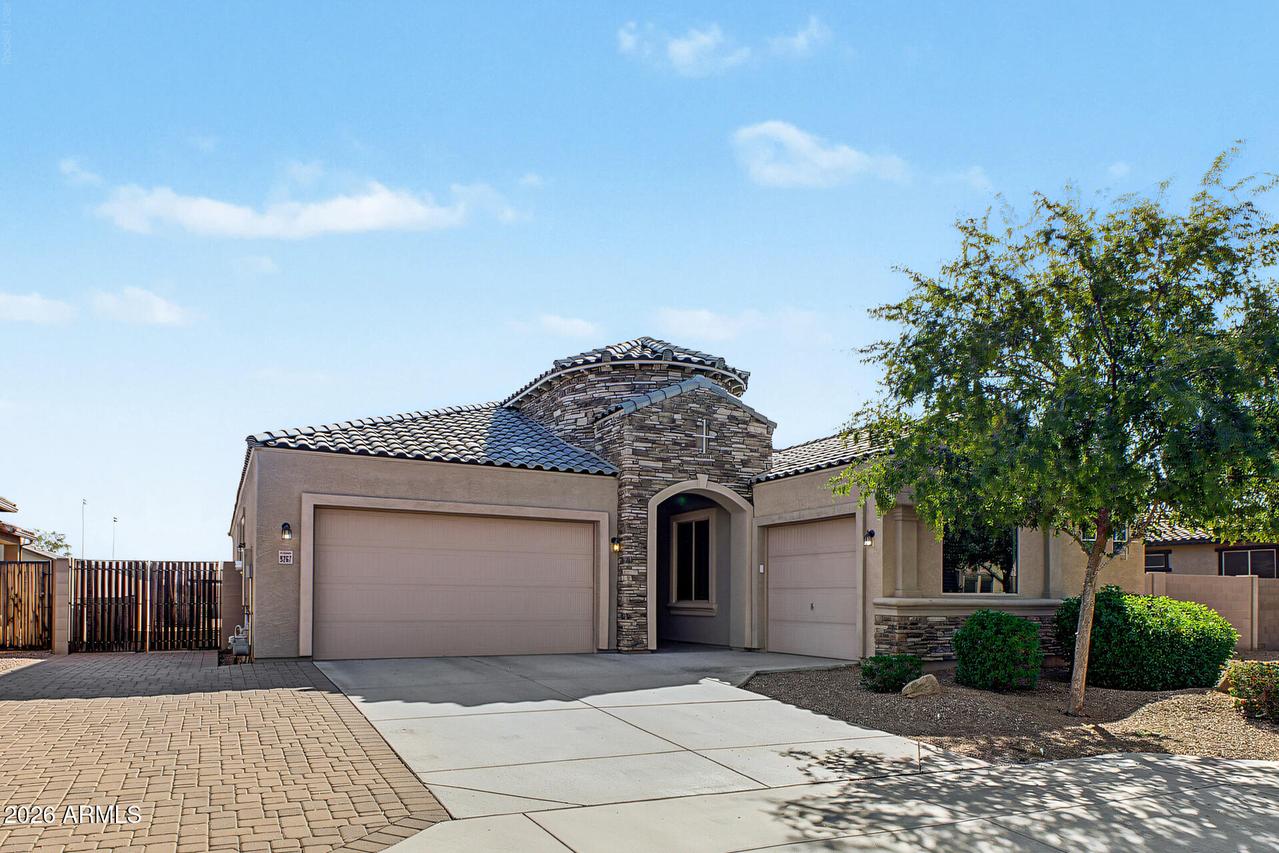 9267 W Denton Ln., Glendale, AZ 85305